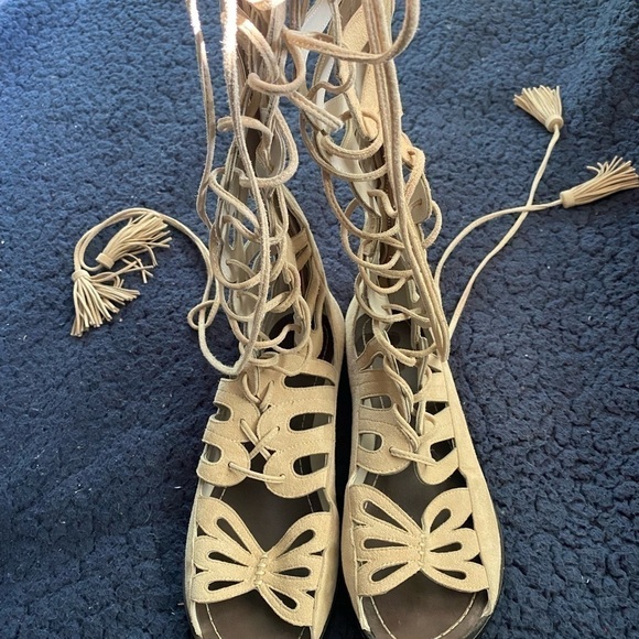 Alice & Olivia Ivory Suede Lace Up Tall Sandals Size 38 - Picture 4 of 9